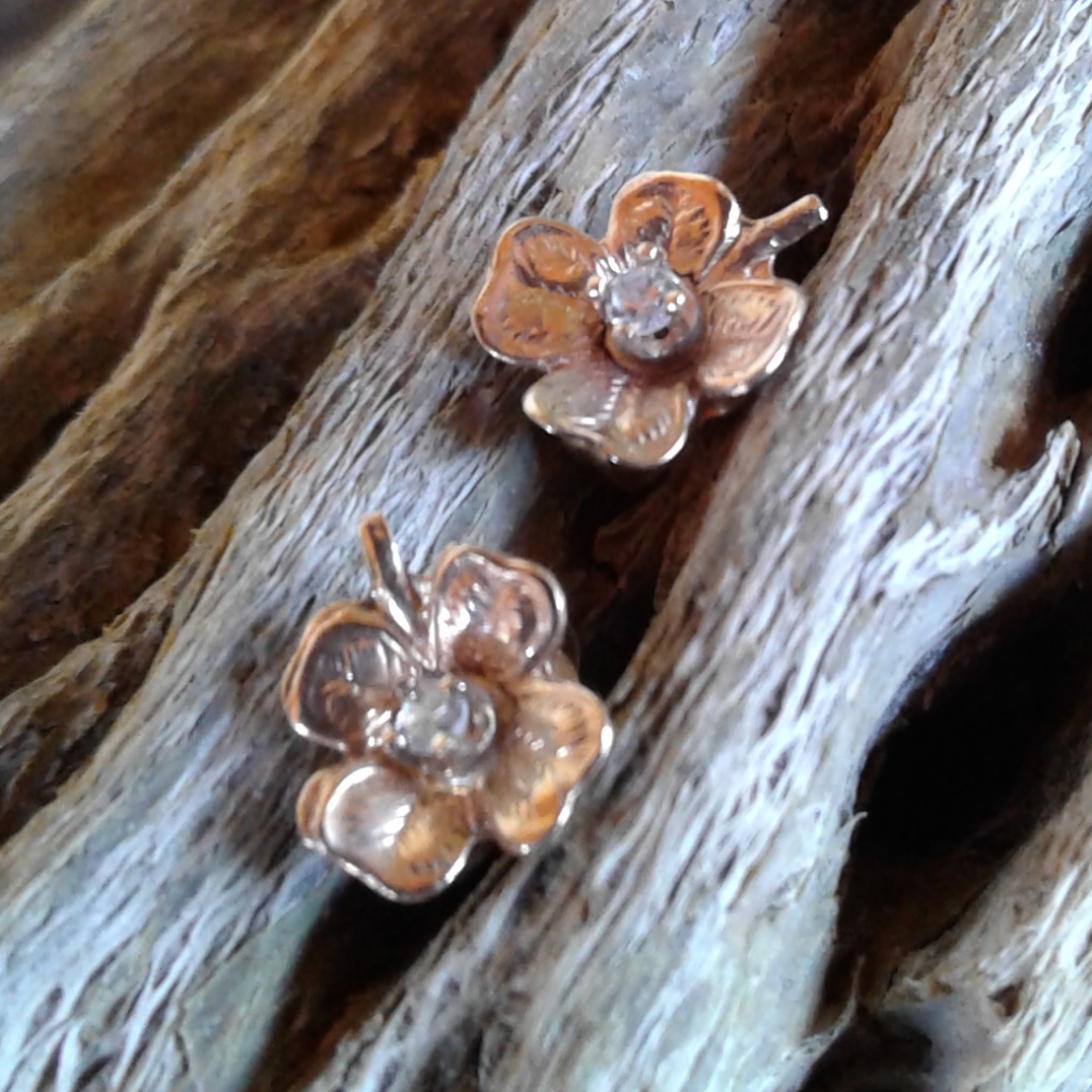 14k Solid Yellow Gold Diamond 4 Leaf Clover Post Earrings